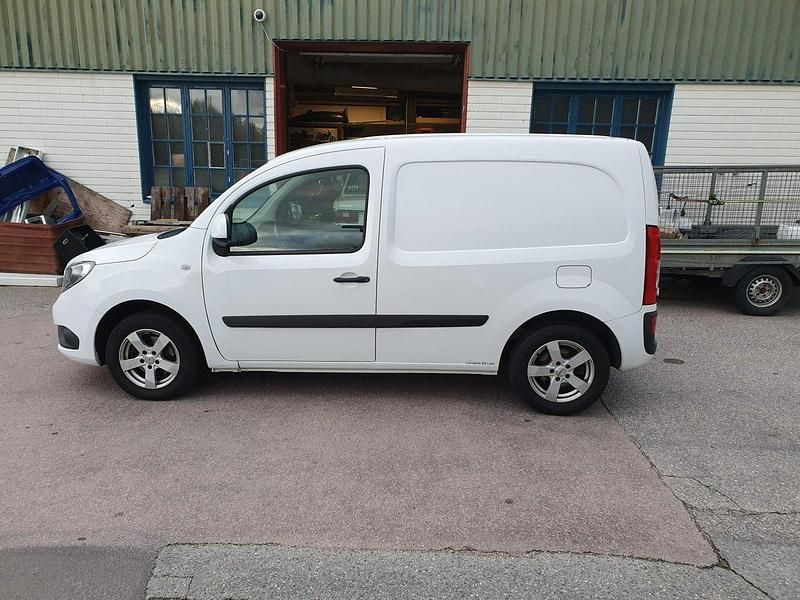 Vit Begagnad 2017 Mercedes Citan 112 | 60 000 kr - Bild 1/4