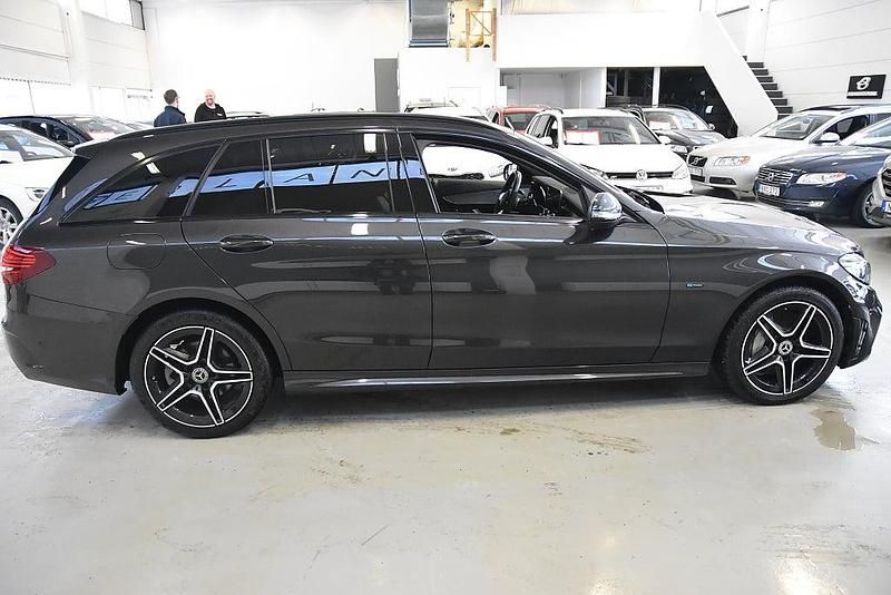 Begagnad Mercedes C300e Edition 306 HK (225 kW) 2020 Grå Kombi