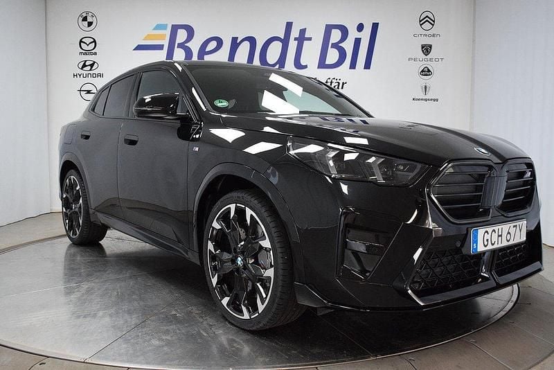 Black sapphire metallic Begagnad 2024 BMW X2 M Sport SUV | 679 500 kr - Bild 1/3