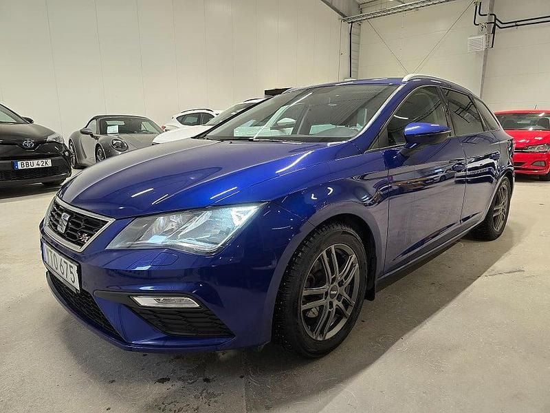 Blå metallic Begagnad 2018 Seat Leon ST FR Kombi | 169 500 kr (Marknadspris) - Bild 1/4