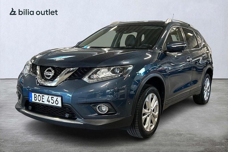 Mörkblå (blå) Begagnad 2015 Nissan X-Trail 360º SUV | 129 900 kr (Marknadspris) - Bild 1/3