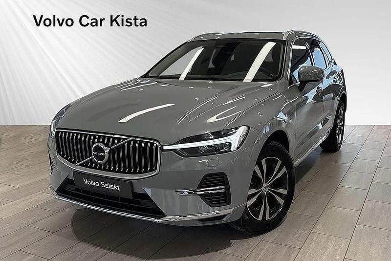 Begagnad Volvo XC60 Core 355 HK (261 kW) 2023 Grå SUV