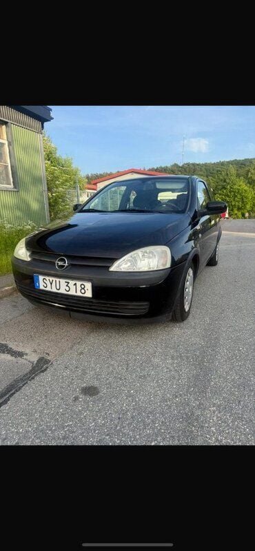 Svart Begagnad 2002 Opel Corsa Halvkombi | 16 500 kr - Bild 1/4