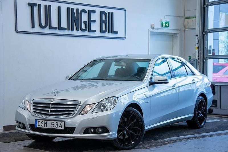 Begagnad Mercedes E250 Classic 204 HK (150 kW) 2009 Silver Sedan