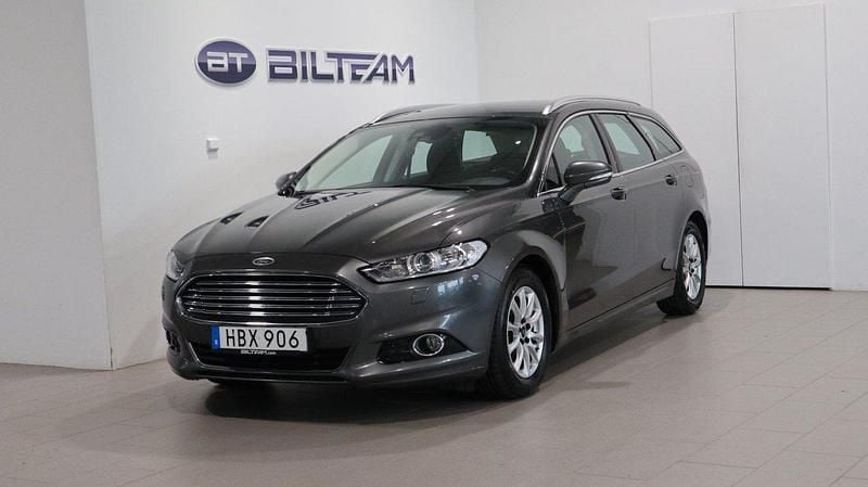 Grå Begagnad 2017 Ford Mondeo Titanium Kombi | 94 900 kr (Marknadspris) - Bild 1/4