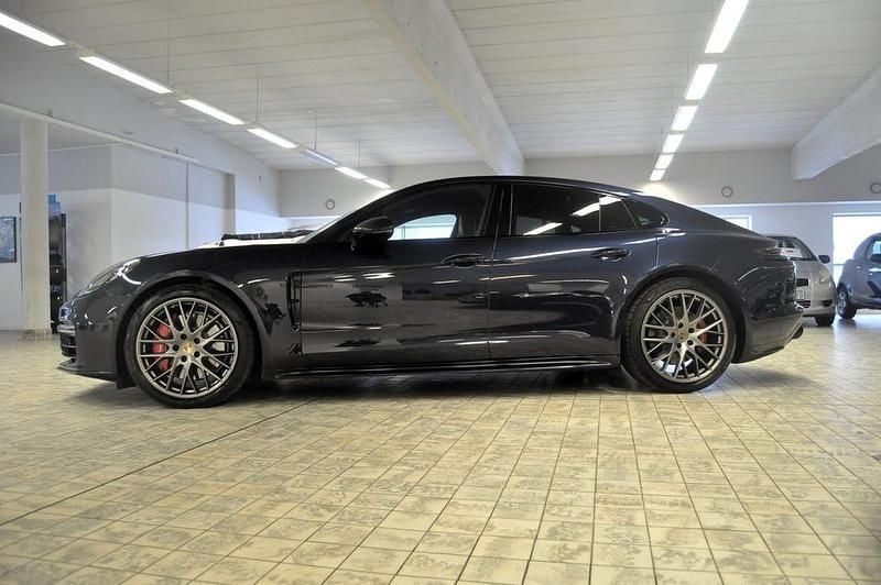 Begagnad Porsche Panamera GTS 460 HK (338 kW) 2019 Blå Sedan
