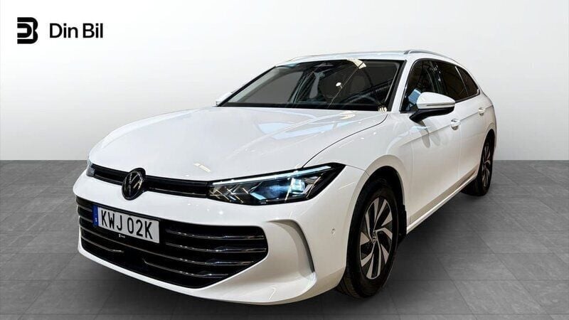 Vit Begagnad 2024 VW Passat Business Kombi | 354 500 kr (Lite dyr) - Bild 1/4