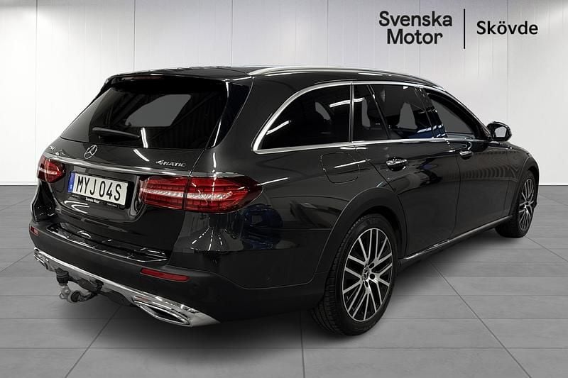 Begagnad Mercedes E220 All-Terrain Avantgarde 203 HK (149 kW) 2023 Grå Kombi