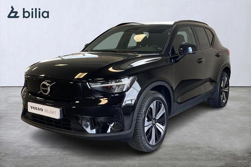 Svart Begagnad 2022 Volvo XC40 Core SUV | 349 900 kr - Bild 1/3