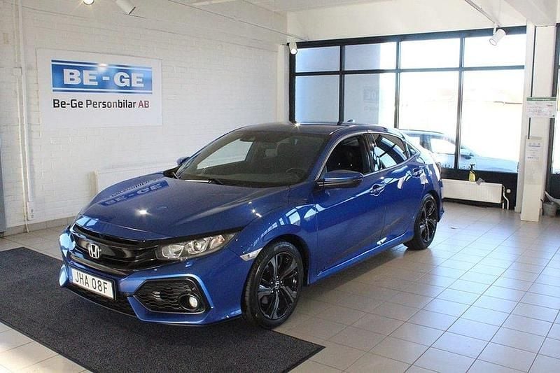 Blå Begagnad 2018 Honda Civic Halvkombi | 149 000 kr (Marknadspris) - Bild 1/4