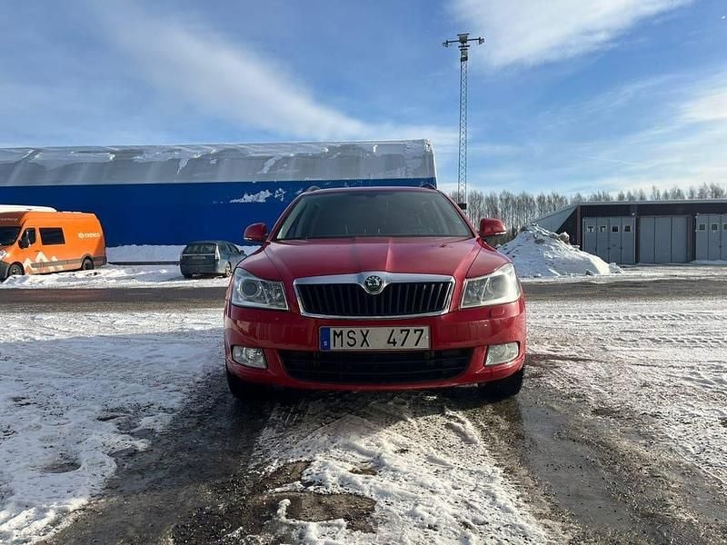 Begagnad Skoda Octavia 140 HK (102 kW) 2012 Kombi