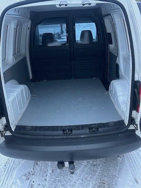 Begagnad VW Caddy 75 HK (55 kW) 2012 Vit Minibuss