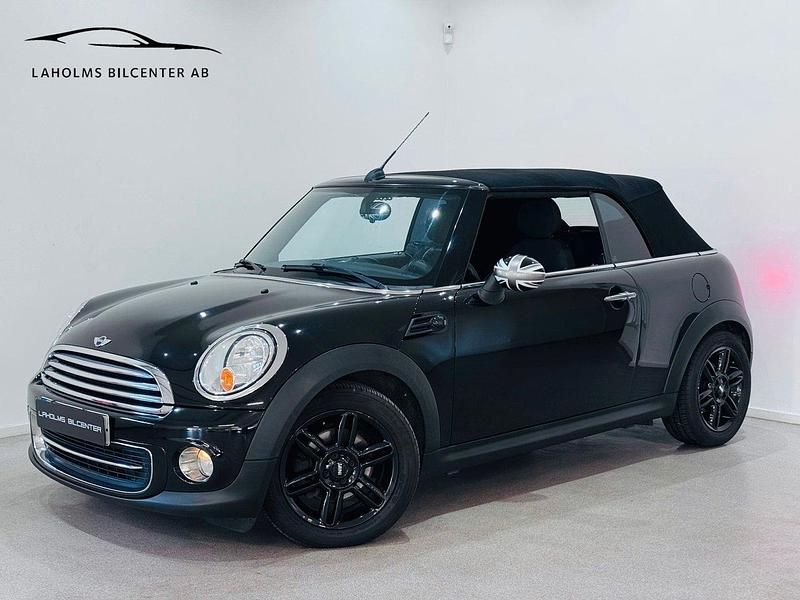 Svart Begagnad 2013 Mini Cooper Cabriolet Cab | 129 900 kr (Marknadspris) - Bild 1/4
