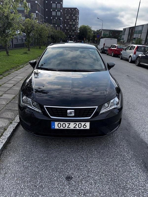 Svart Begagnad 2018 Seat Leon Style Halvkombi | 111 500 kr (Bra pris) - Bild 1/4