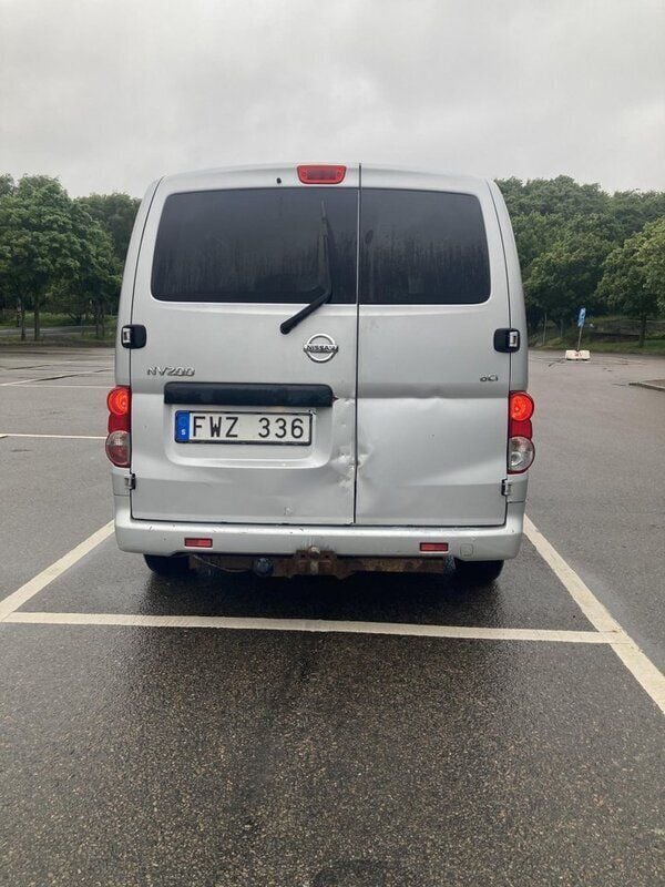 Silver Begagnad 2011 Nissan NV200 Van | 20 000 kr (Superpris) - Bild 1/4