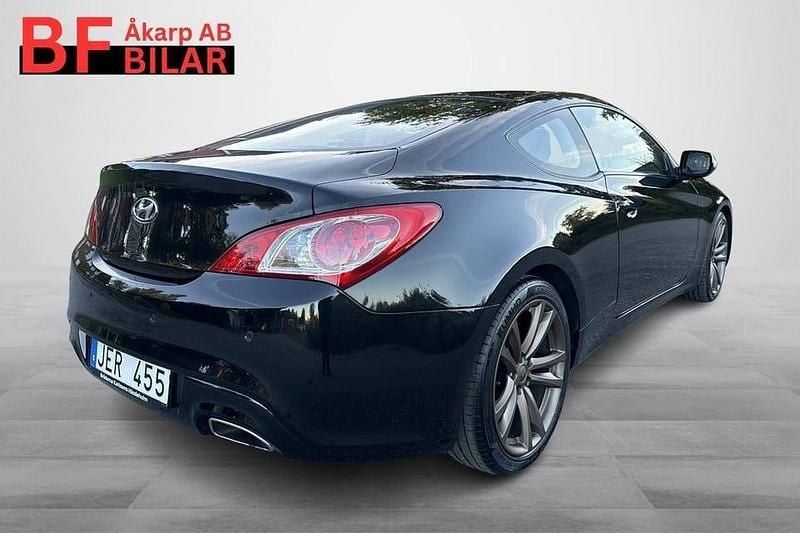 Begagnad Hyundai Genesis 303 HK (222 kW) 2011 Svart Sportkupé