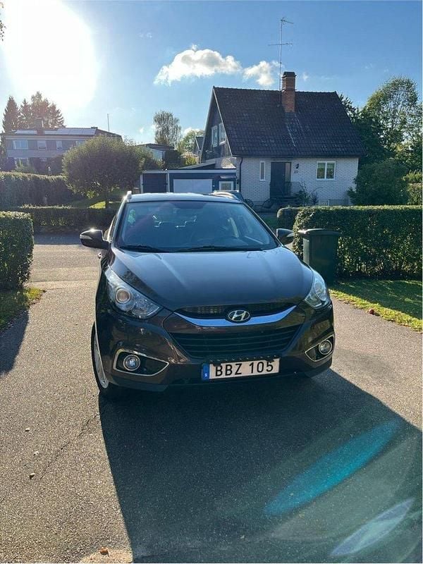 Brun Begagnad 2013 Hyundai ix35 SUV | 55 000 kr (Marknadspris) - Bild 1/4