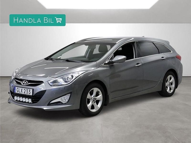 Silver Begagnad 2014 Hyundai i40 Kombi | 129 900 kr (Lite dyr) - Bild 1/4