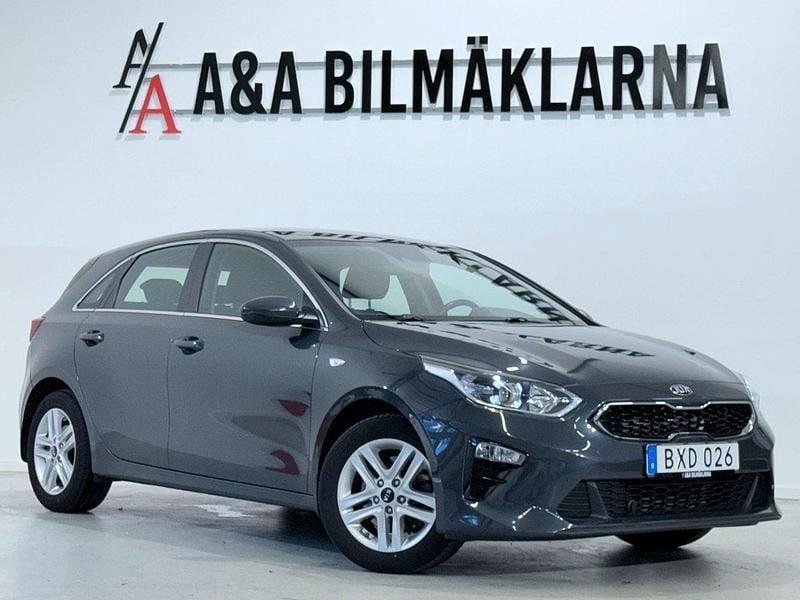Grå Begagnad 2018 Kia Ceed Halvkombi | 149 900 kr (Marknadspris) - Bild 1/4