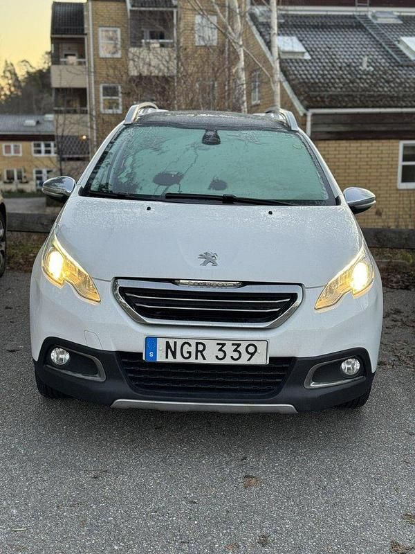 Vit Begagnad 2016 Peugeot 2008 SUV | 97 500 kr (Marknadspris) - Bild 1/4