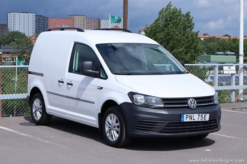 Vit ofärgade Begagnad 2019 VW Caddy Minibuss | 89 500 kr (Superpris) - Bild 1/4