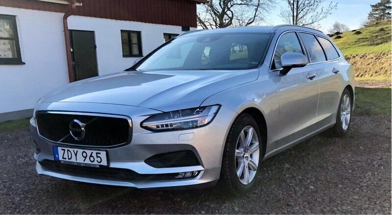 Silver Begagnad 2018 Volvo V90 Momentum Kombi | 195 000 kr (Marknadspris) - Bild 1/1