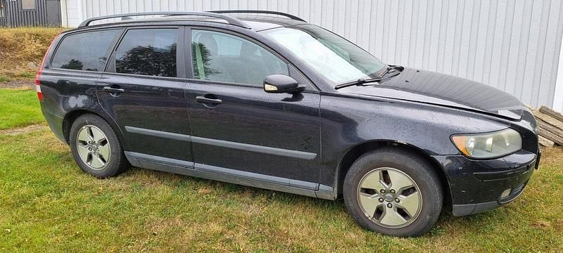 Svart Begagnad 2006 Volvo V50 Kombi | 5 000 kr - Bild 1/1