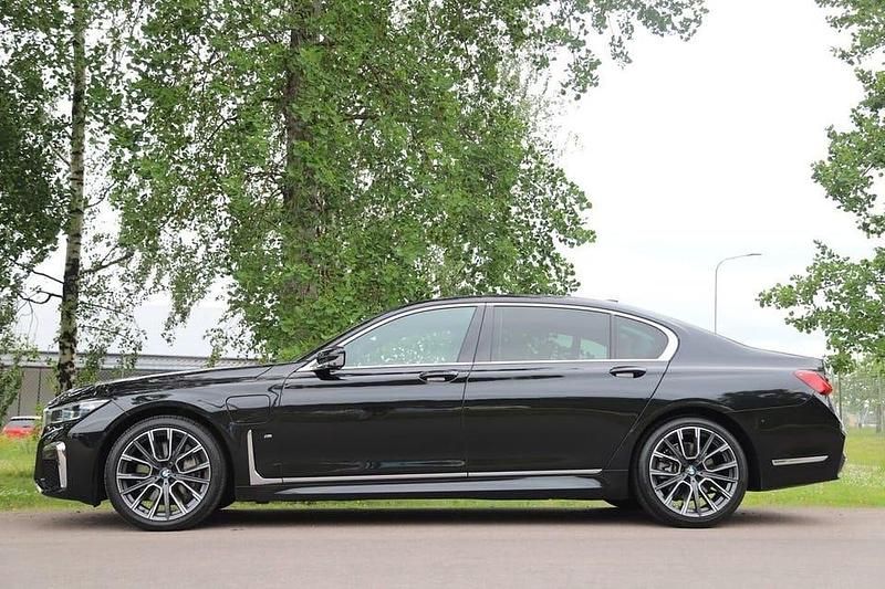 Begagnad BMW 745 Comfort Edition 400 HK (294 kW) 2020 Svart Sedan