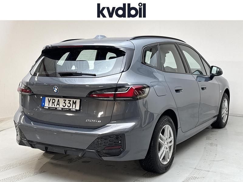 Begagnad BMW 225 Active Tourer M Sport 2024 Grå Minibuss