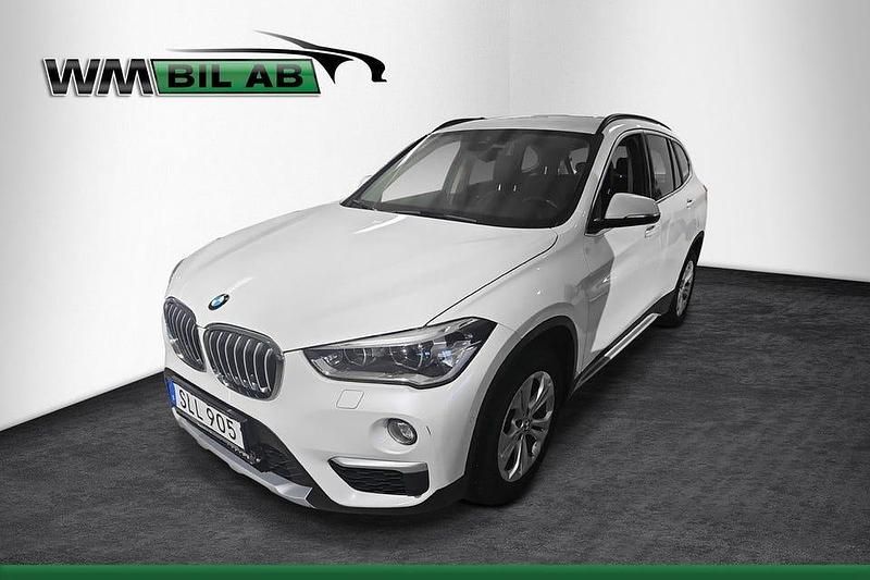 Vit Begagnad 2018 BMW X1 xLine SUV | 244 000 kr (Marknadspris) - Bild 1/4