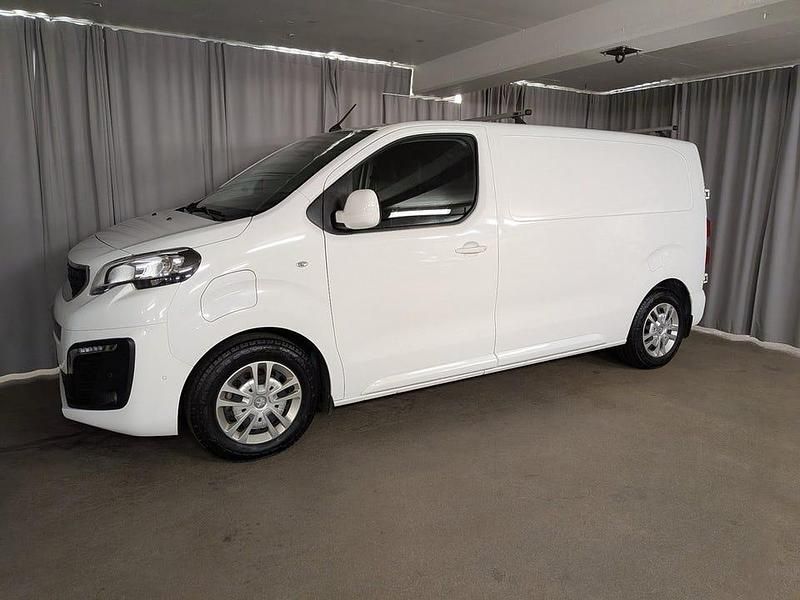 Begagnad Peugeot e-Expert 100 kW (136 HK) 2021 Vit Van