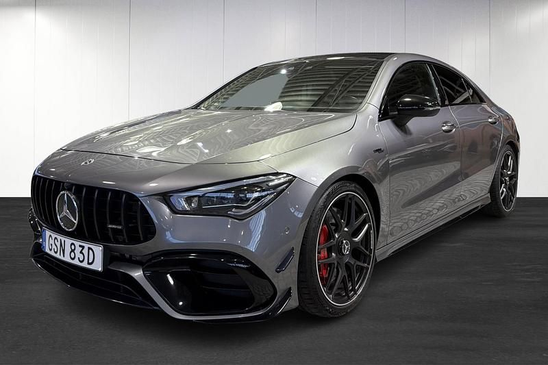 Svart Begagnad 2023 Mercedes CLA45 AMG AMG Sedan | 589 500 kr (Dyr) - Bild 1/4