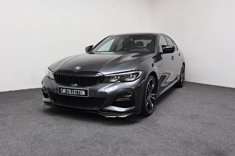 Begagnad BMW 330e M Sport 292 HK (214 kW) 2021 Grå Sedan