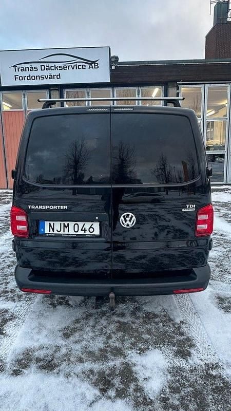 Begagnad VW T6 102 HK (75 kW) 2016 Svart Van