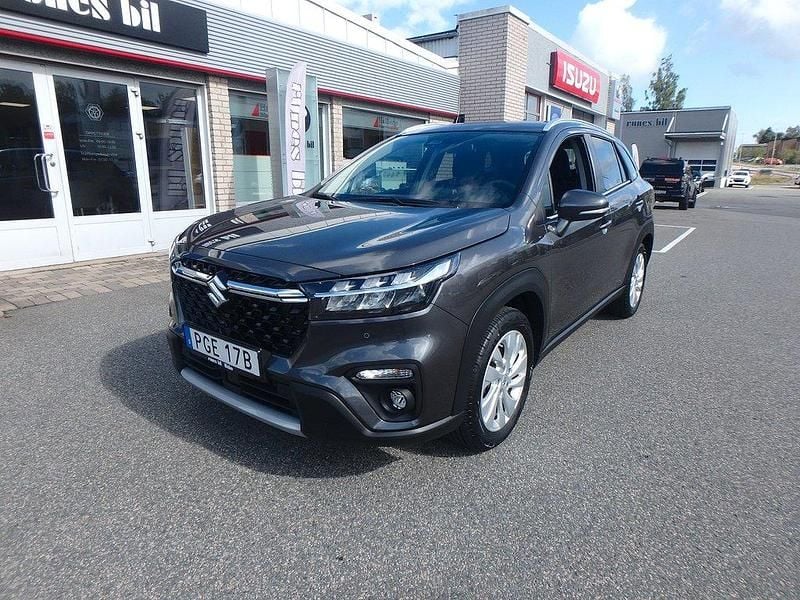 Grå Begagnad 2022 Suzuki SX4 S-Cross SUV | 279 500 kr (Marknadspris) - Bild 1/4
