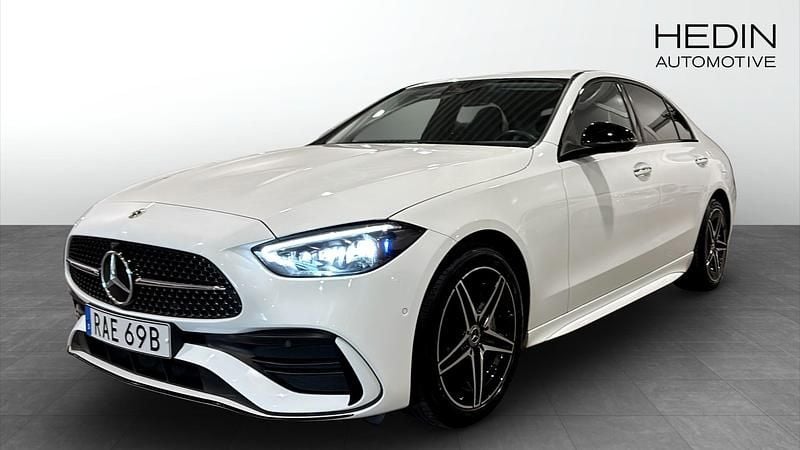 Begagnad 2022 Mercedes C300e AMG Sedan | 449 900 kr (Marknadspris) - Bild 1/4