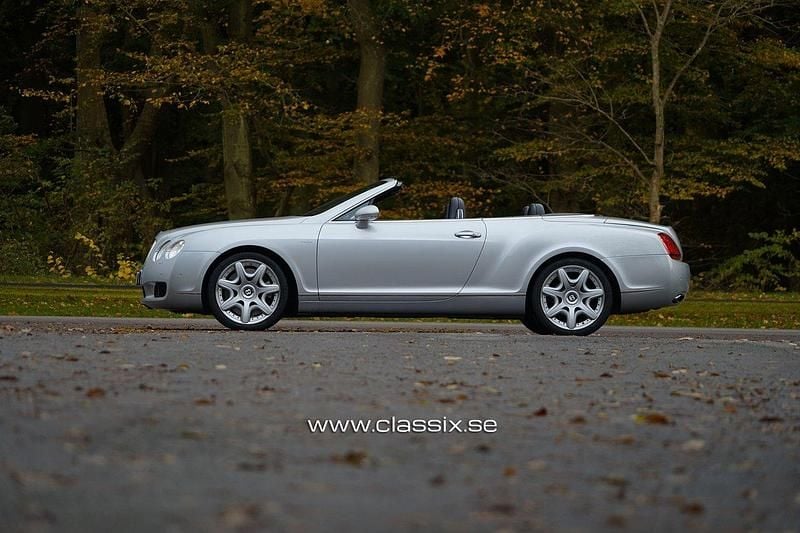 Begagnad Bentley Continental GT Convertible Mulliner 558 HK (410 kW) 2008 Silver Cab