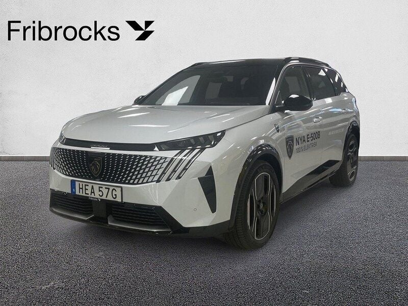 Vit (vit okenite) Ny 2024 Peugeot e-5008 GT SUV | 559 800 kr (Marknadspris) - Bild 1/4