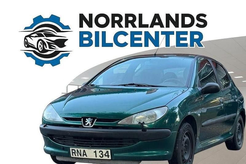 Mörkgrön Begagnad 2000 Peugeot 206 Halvkombi | 23 900 kr (Dyr) - Bild 1/4