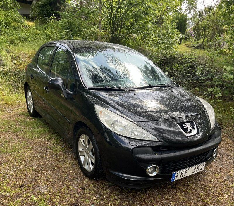 Svart Begagnad 2007 Peugeot 207 Sport Halvkombi | 27 000 kr (Lite dyr) - Bild 1/4