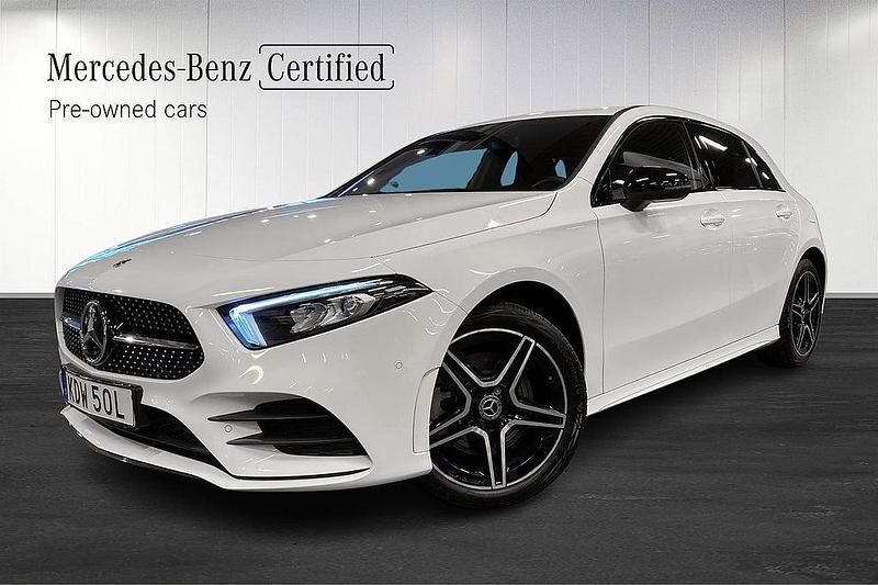 Vit Begagnad 2022 Mercedes A250 AMG Halvkombi | 329 000 kr (Lite dyr) - Bild 1/3