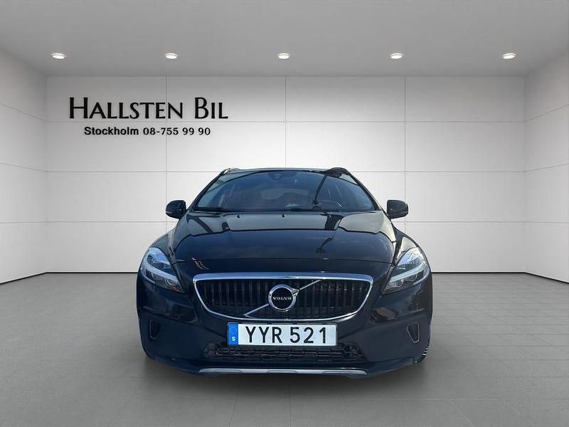 Begagnad Volvo V40 CC Momentum 150 HK (110 kW) 2018 Svart Kombi