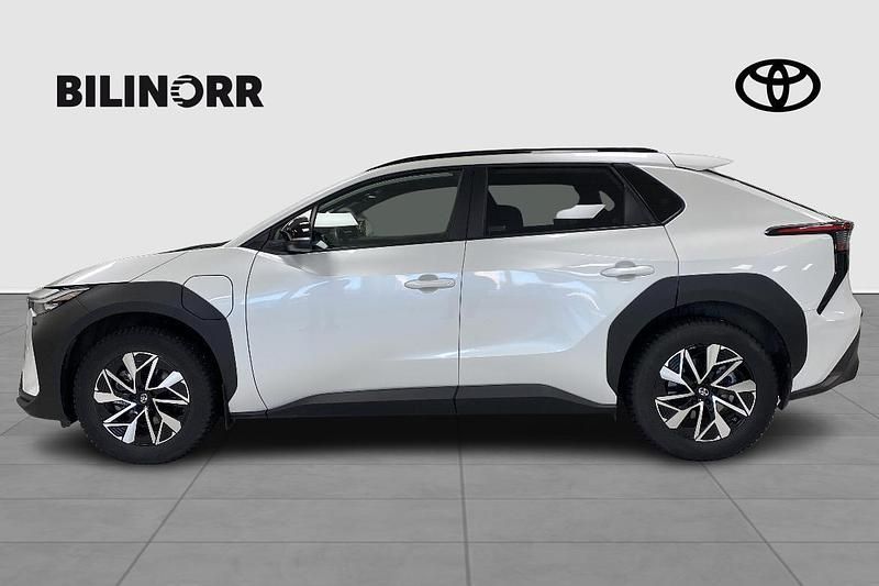 Begagnad Toyota bZ4X Style 252 kW (343 HK) 2023 Vit SUV