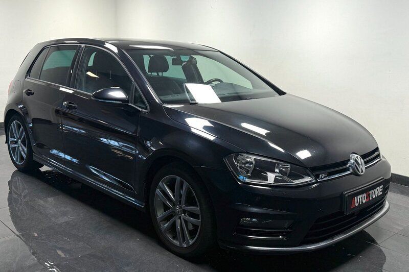 Svart Begagnad 2014 VW Golf VII R-line Halvkombi | 144 900 kr (Lite dyr) - Bild 1/4