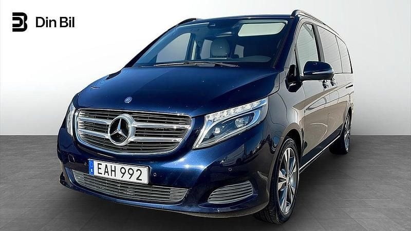 Begagnad Mercedes V220 163 HK (119 kW) 2015 Blå Minibuss