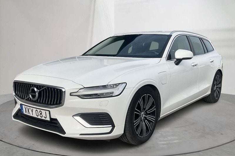 Vit Begagnad 2022 Volvo V60 Inscription Kombi | 270 000 kr (Bra pris) - Bild 1/4