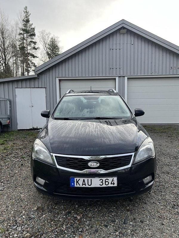 Svart Begagnad 2010 Kia Ceed Sportswagon Kombi | 27 500 kr (Bra pris) - Bild 1/4