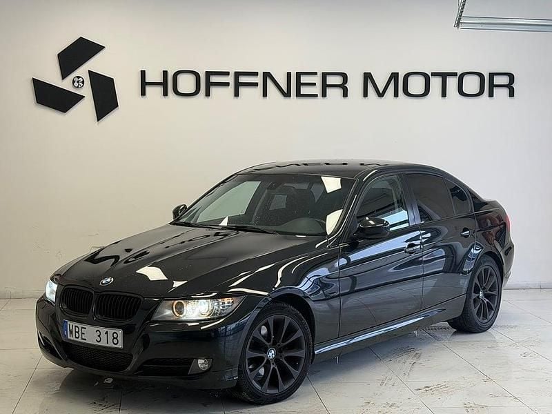 Begagnad BMW 320 Sport Line 184 HK (135 kW) 2011 Svart Sedan