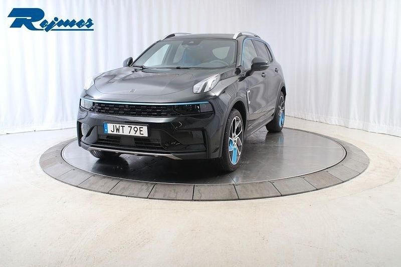 Svart (svart metallic) Begagnad 2023 Lynk & Co 01 SUV | 314 800 kr (Marknadspris) - Bild 1/1