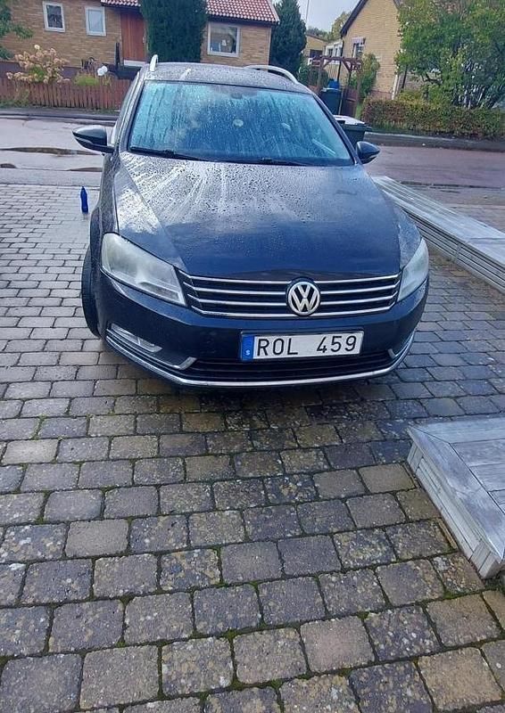 Svart Begagnad 2013 VW Passat Kombi | 66 000 kr (Marknadspris) - Bild 1/3